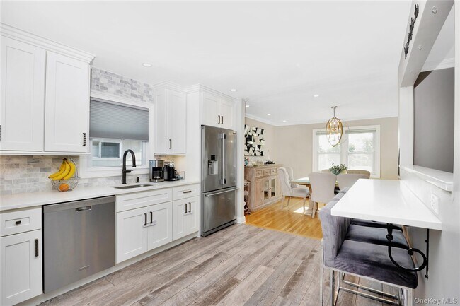 Building Photo - 464 Lindell Blvd