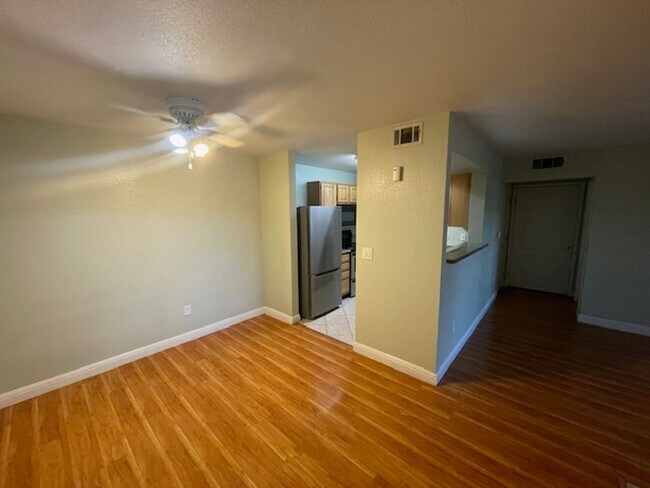 Building Photo - 5055 W Hacienda Ave