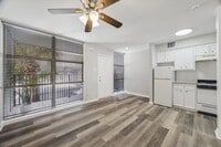 Building Photo - 1901 Whitney St