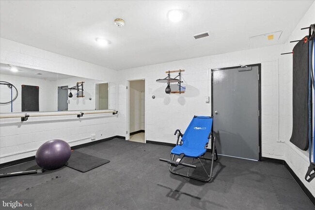 Building Photo - 301 N Beauregard St