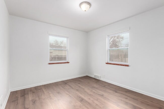 Building Photo - 981 Lansing St