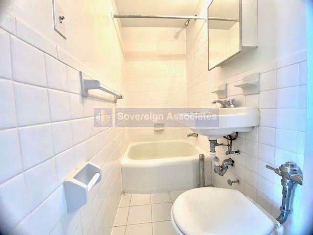 Building Photo - 936 West End Ave