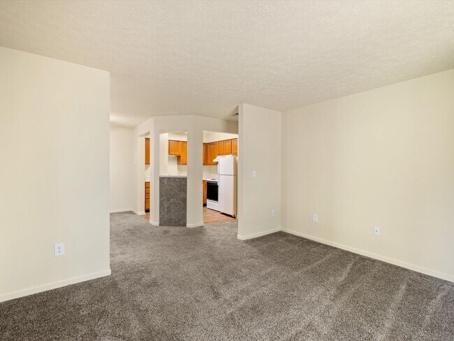 Building Photo - Live 5 Minutes from HONDA********** Rent $1324/mo*********Restaurants and Grocery Around the corner