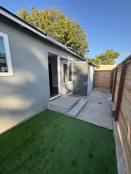 Back Yard - 8043 Roy St