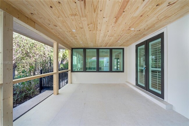 Building Photo - 600 San Antonio Ave