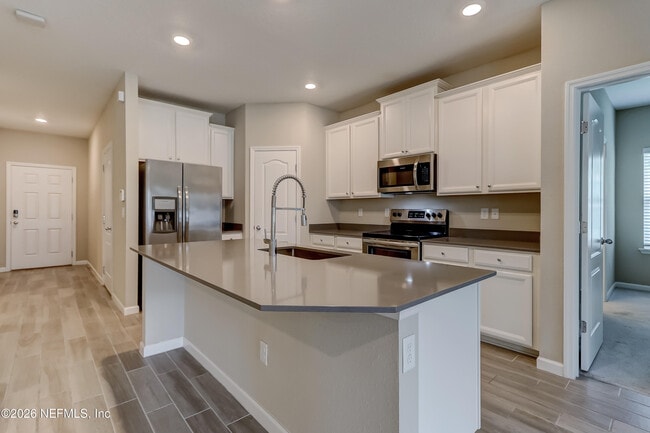 Building Photo - 10386 Pavnes Creek Dr