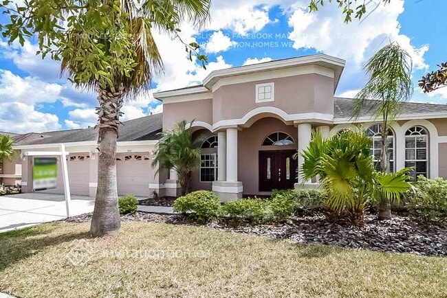 Building Photo - 1845 Beaconsfield Dr