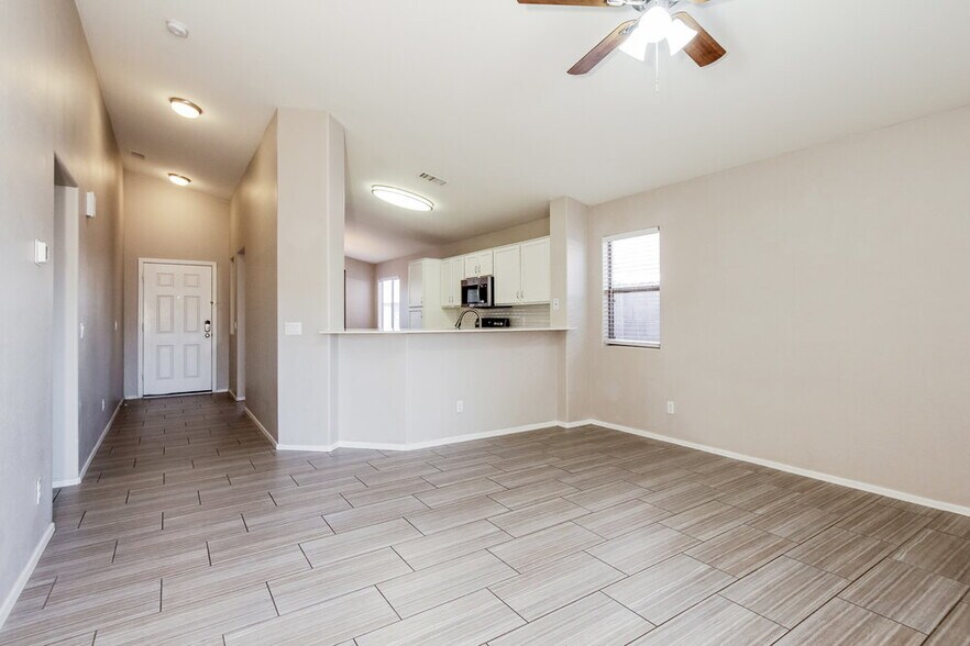 Building Photo - 2525 S 109th Dr