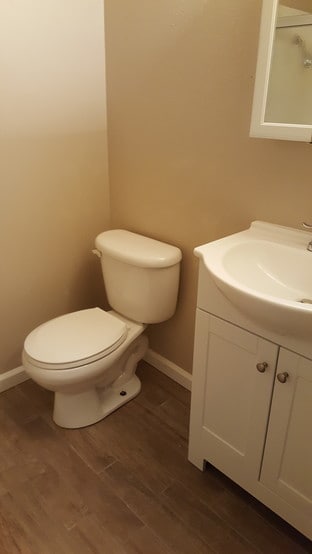 bath - 1045 S Jasper St