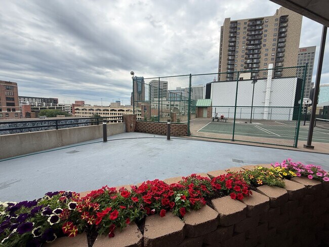 Building Photo - Condo DT Saint Paul 2 Bedroom 2 Bath-Enjoy sitting on a patio and enjoy the views