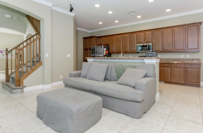 Building Photo - 4655 Cadiz Cir