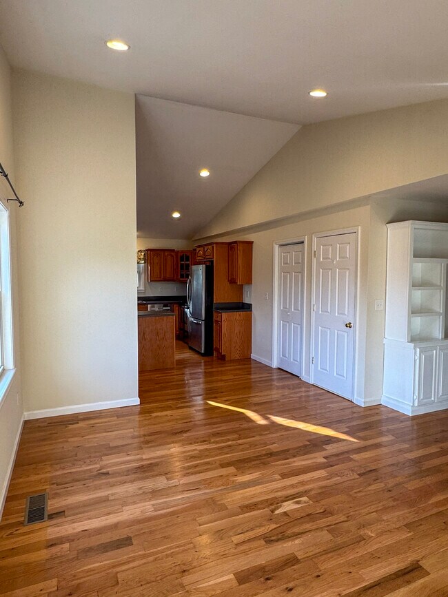 Building Photo - 74 Lockes Way
