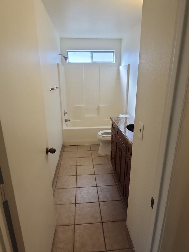 Building Photo - "Charming 3-Bedroom Oasis with 2 Baths in ...