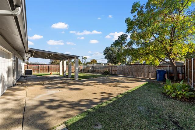 Building Photo - 3722 Hillsdale Ln