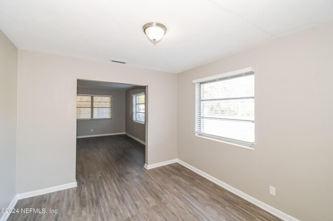 Building Photo - 6238 Green Pine Ln