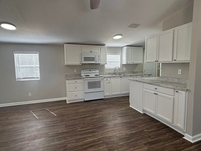 Building Photo - 1895 Wild Cherry Dr