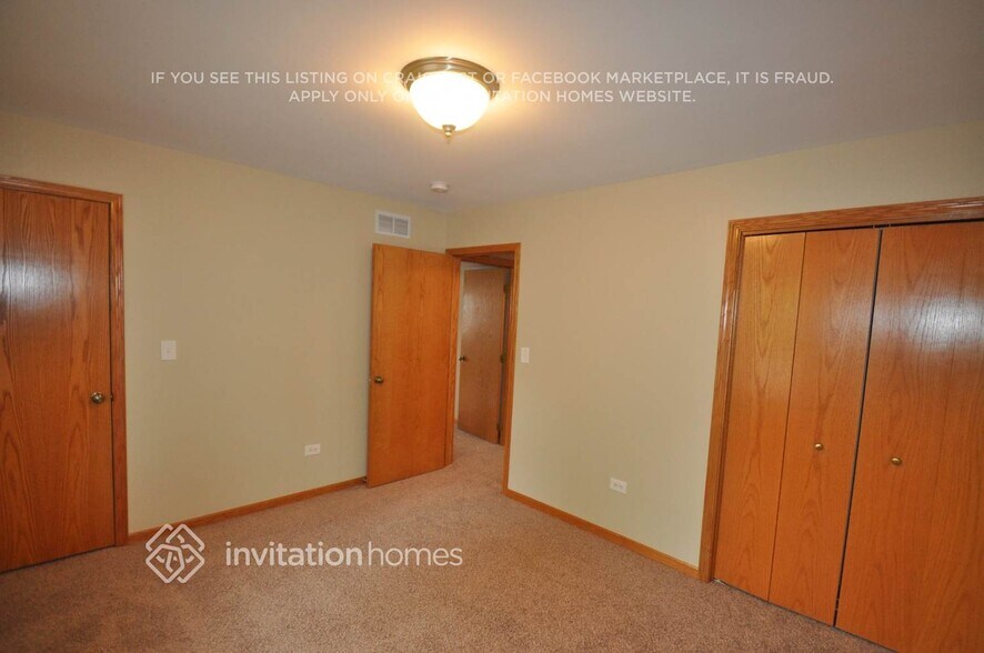 Building Photo - 2959 Rebecca Dr