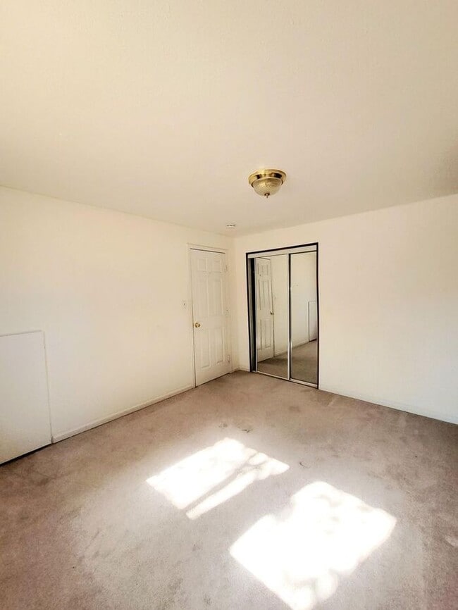 Building Photo - MOVE IN SPECIAL! 4 Bedrooms • Big Backyard...