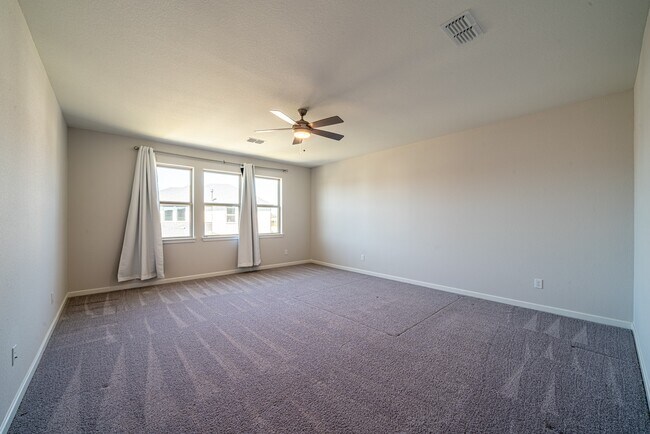 Building Photo - 4706 Llano Lp