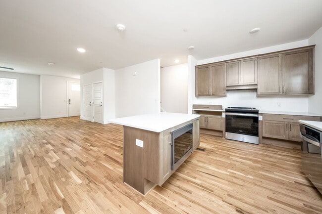 Building Photo - 3801 Lands End Ct