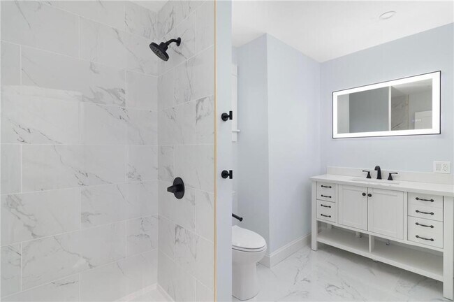 Building Photo - 43 E George St