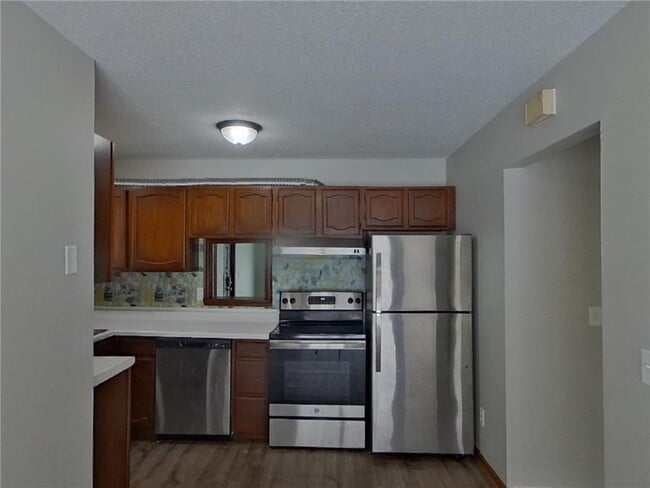 Building Photo - 1000 Concordia Ave