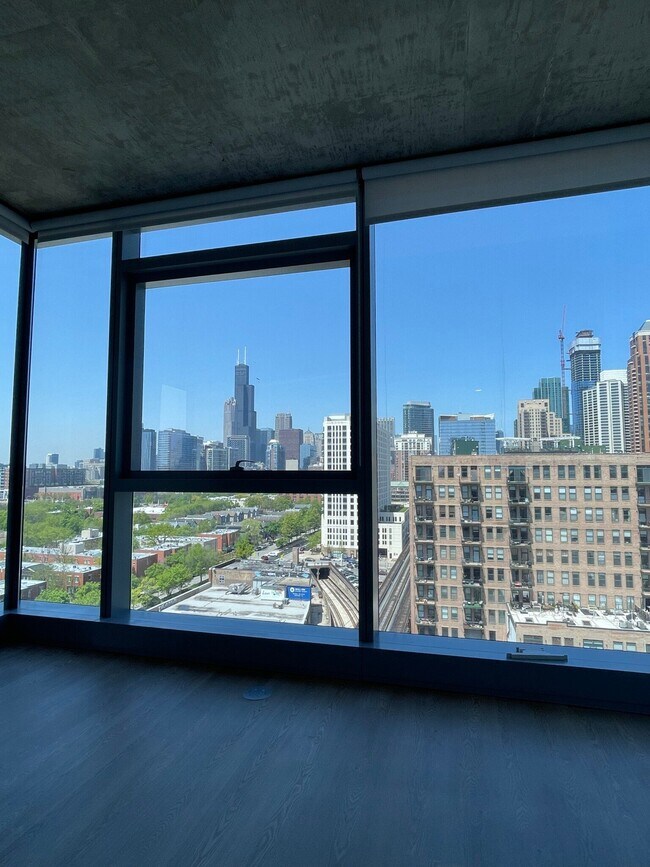 Building Photo - 1405 S Wabash Ave