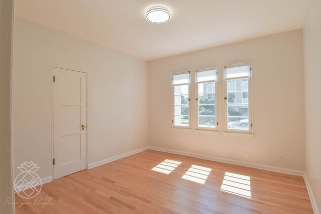 Building Photo - 1069 S Holt Ave