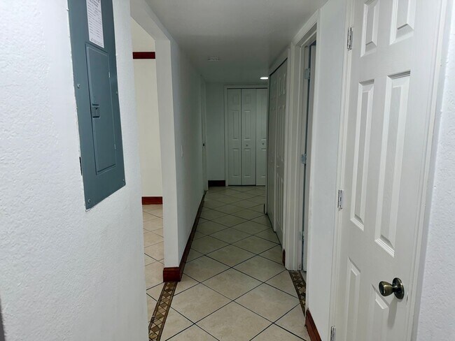 Building Photo - 4407 S Semoran Blvd