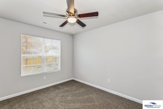 Building Photo - Newer construction 3 bedroom 2 bath