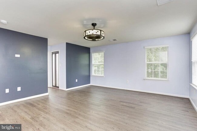 Building Photo - 6935 Heritage Crossing