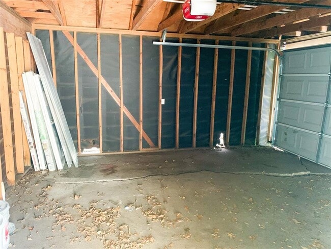Building Photo - 2204 Barbee St