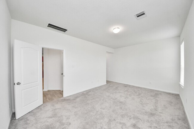 Building Photo - 1270 Glendora Dr