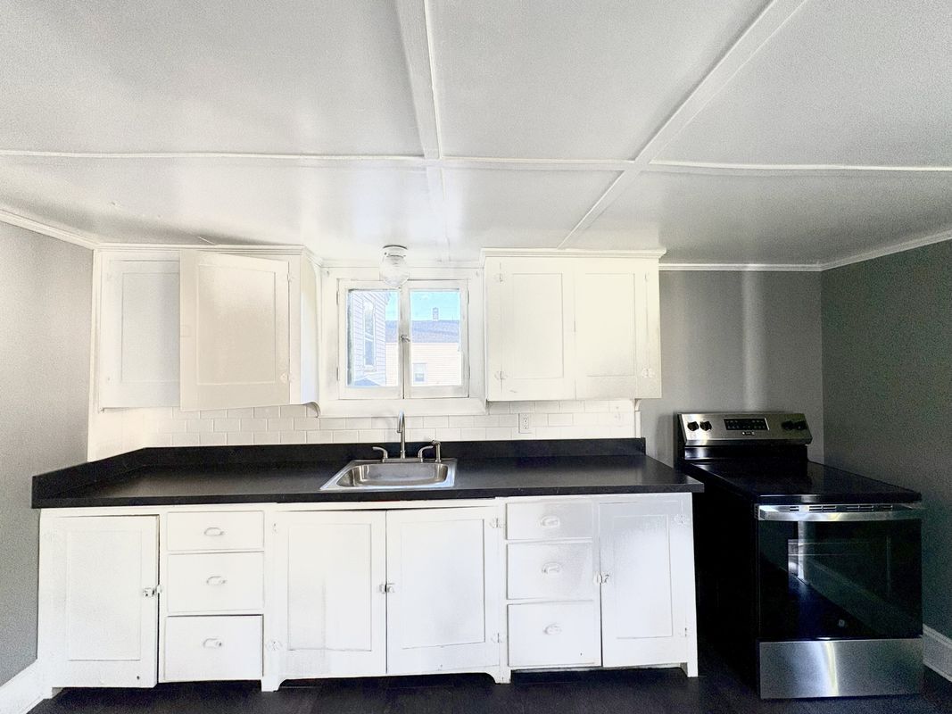 Building Photo - 707 Church St