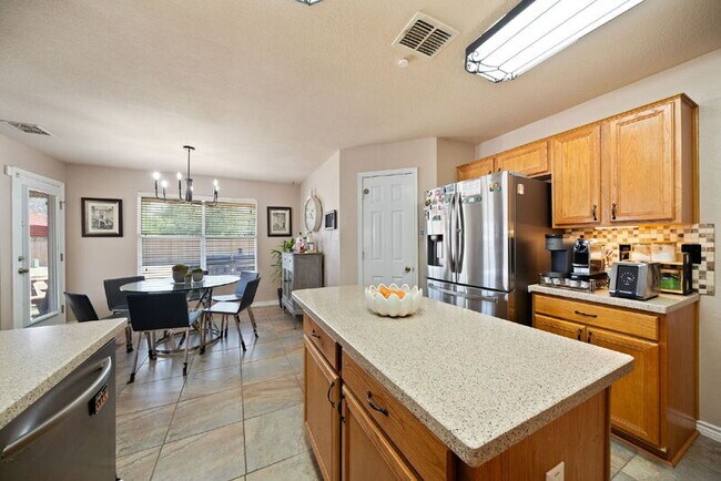 Building Photo - 15206 Redbird Mnr