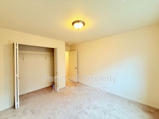 Building Photo - 1329 NE 72nd Way