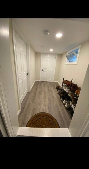 Entrance to unit - 33 Bridge St