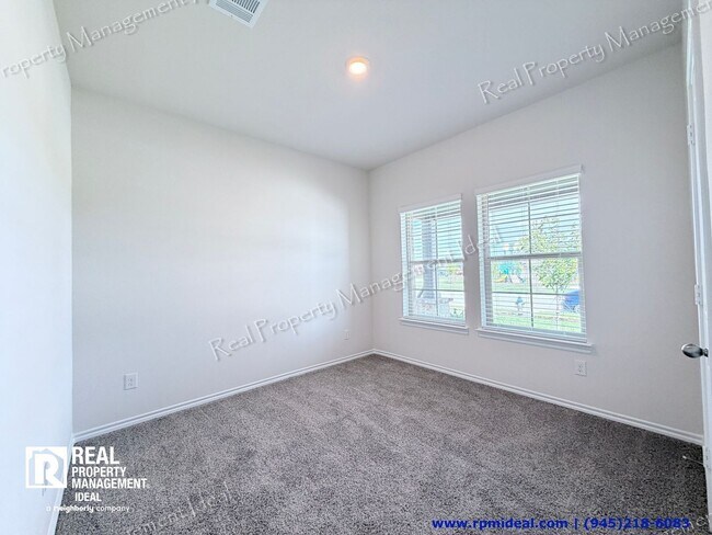 Building Photo - 621 Dunhill Rd