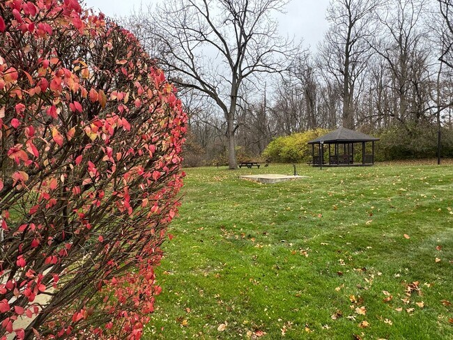 Building Photo - Charming 2-Bedroom Property (Water, Trash and Recycling and Sewer taken care by HOA)