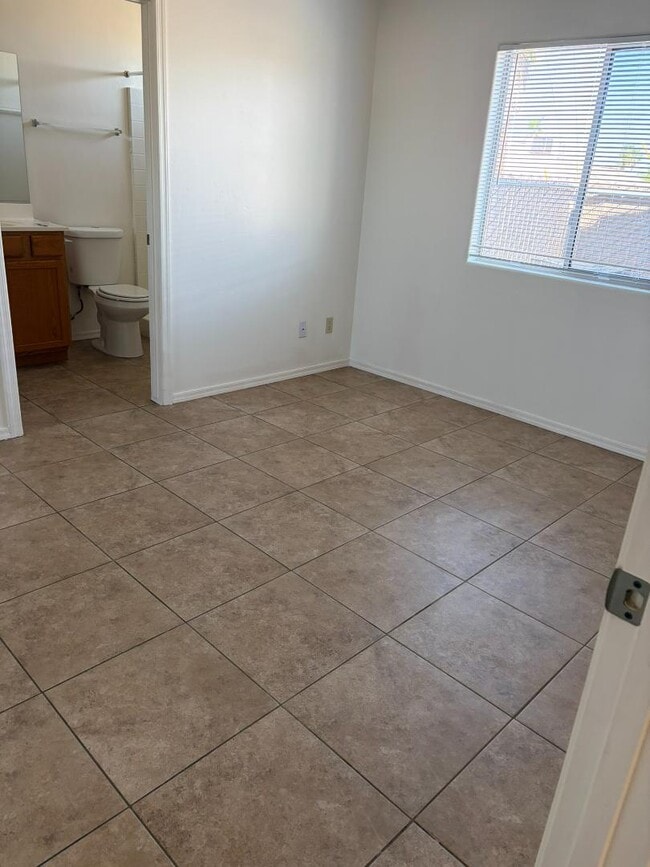 Building Photo - 1291 Vaquero Dr