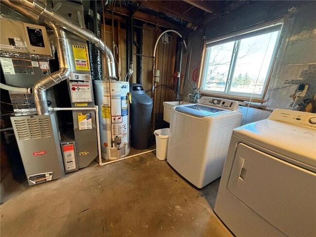 Building Photo - 11941 69th Ave N