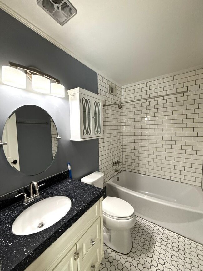 Building Photo - T.R. Lawing Realty Property