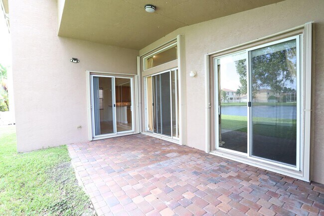 Building Photo - 7458 Via Luria