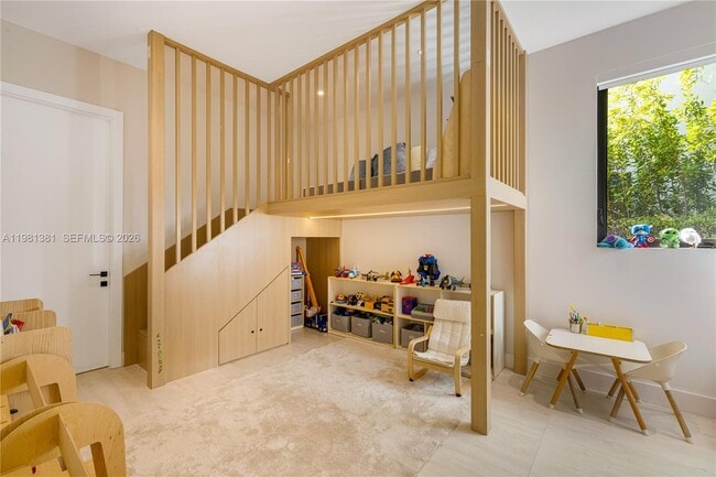 Building Photo - 707 NE 77th St