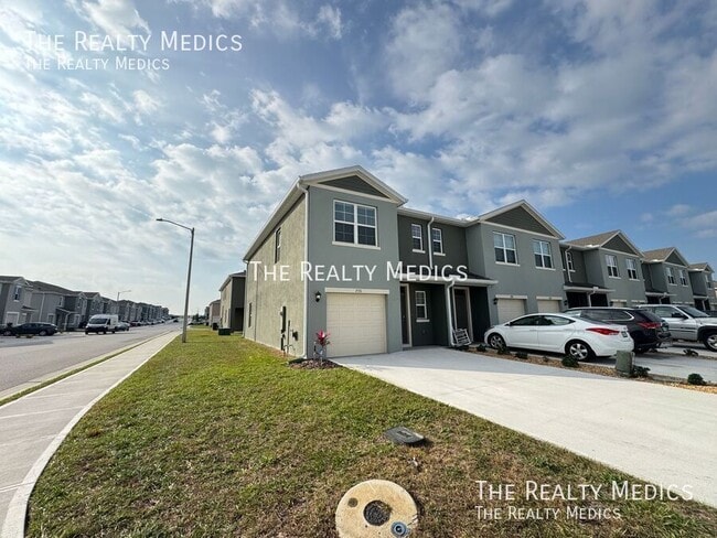 Building Photo - 2331 Gifford Dr