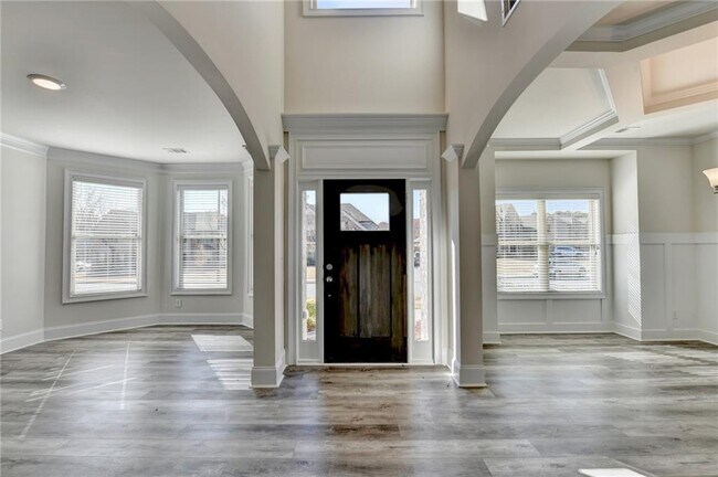 Building Photo - 1721 Silver Crst Wy