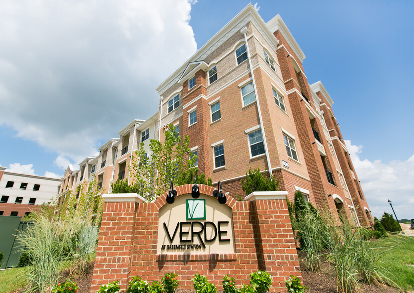 Building Photo - Verde at Greenbelt Station