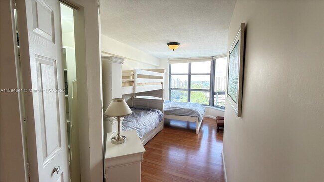 Building Photo - 3530 Mystic Pointe Dr