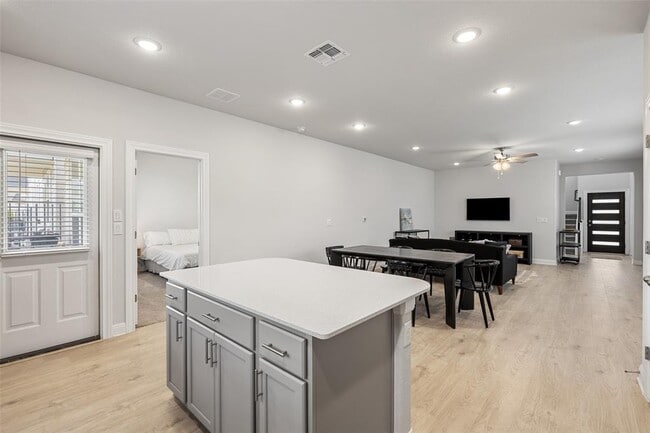 Building Photo - 1012 Legend Milton Ln