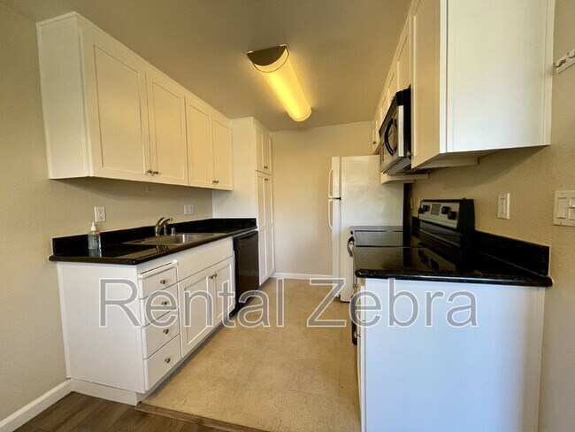 Building Photo - 233 Masters Ct